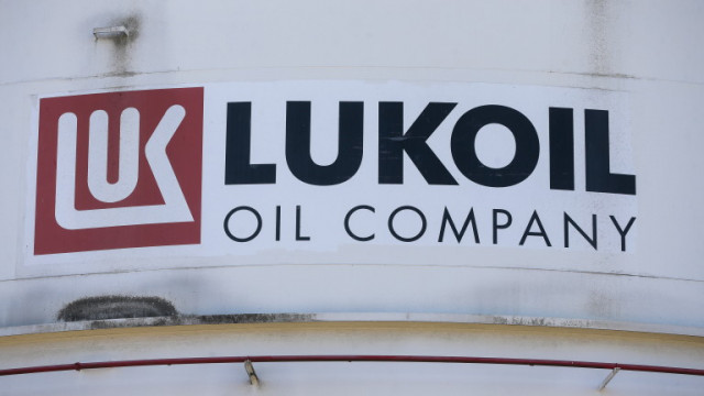КЗК нищи и политиката на държавата в производството за Нефтохим и Лукойл-България